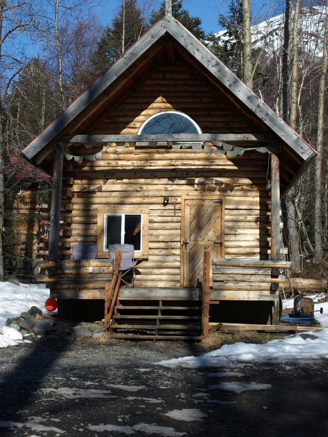 Brown Bear Saloon & Motel Bird Creek エクステリア 写真